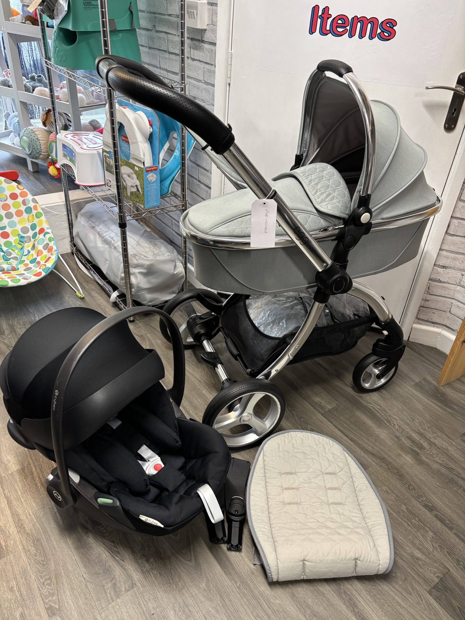 PRE LOVED EGG2 MONUMENT GREY IN EXCELLENT PRE LOVED CONDITION. - Image 2