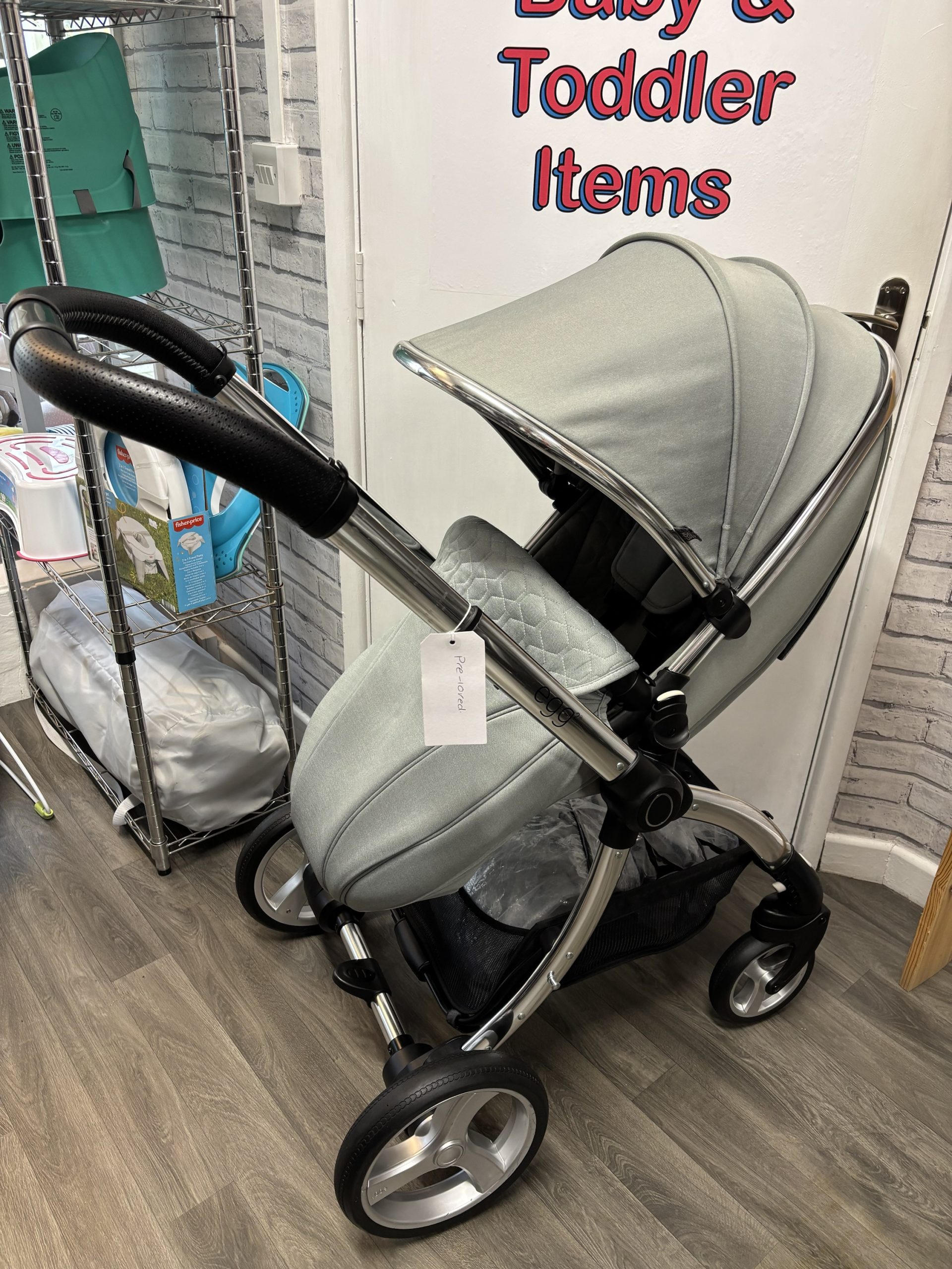 PRE LOVED EGG2 MONUMENT GREY IN EXCELLENT PRE LOVED CONDITION. - Image 5