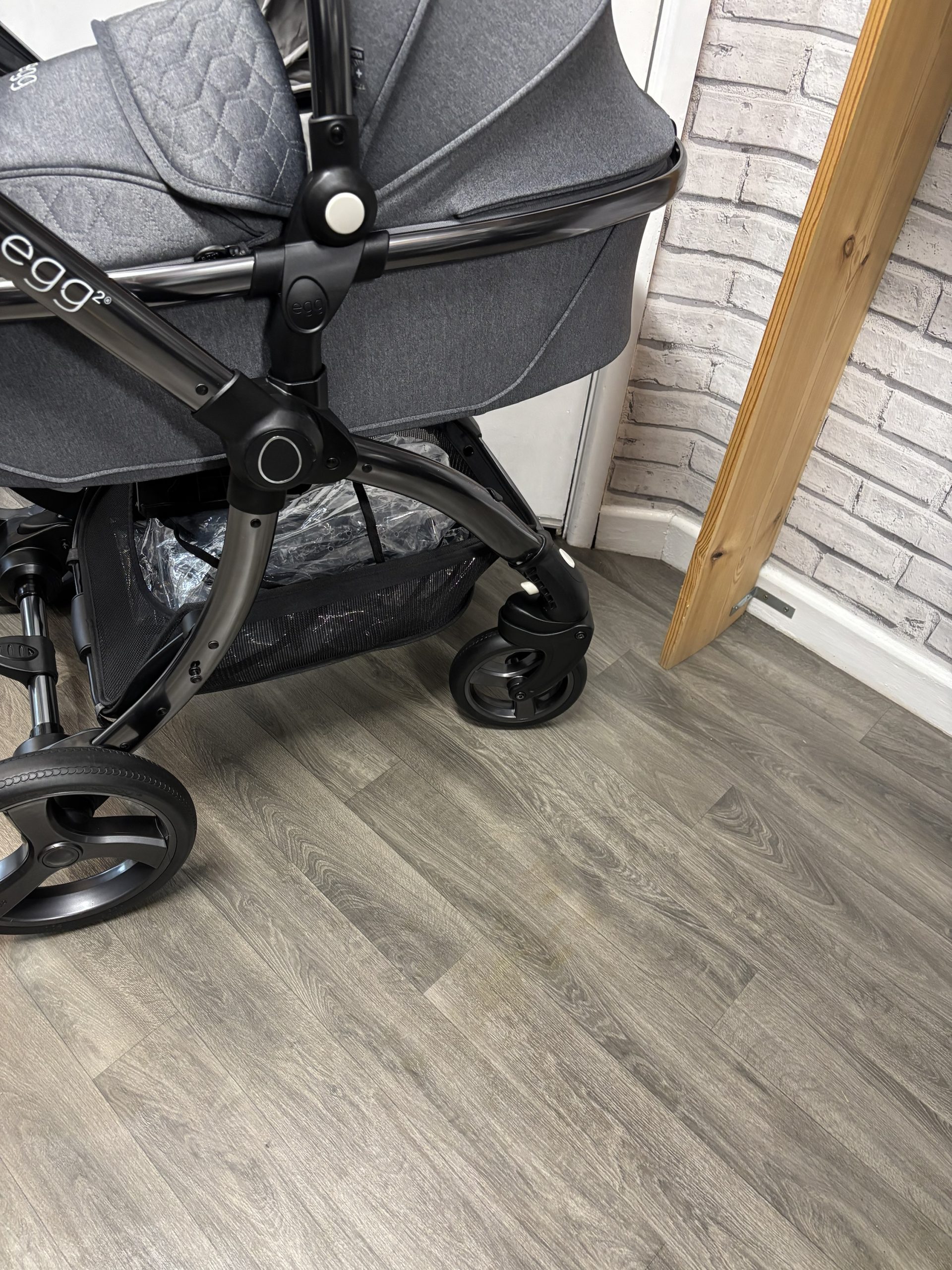 PRE LOVED EGG2 QUARTZ IN IMMACULATE CONDITION. - Image 8