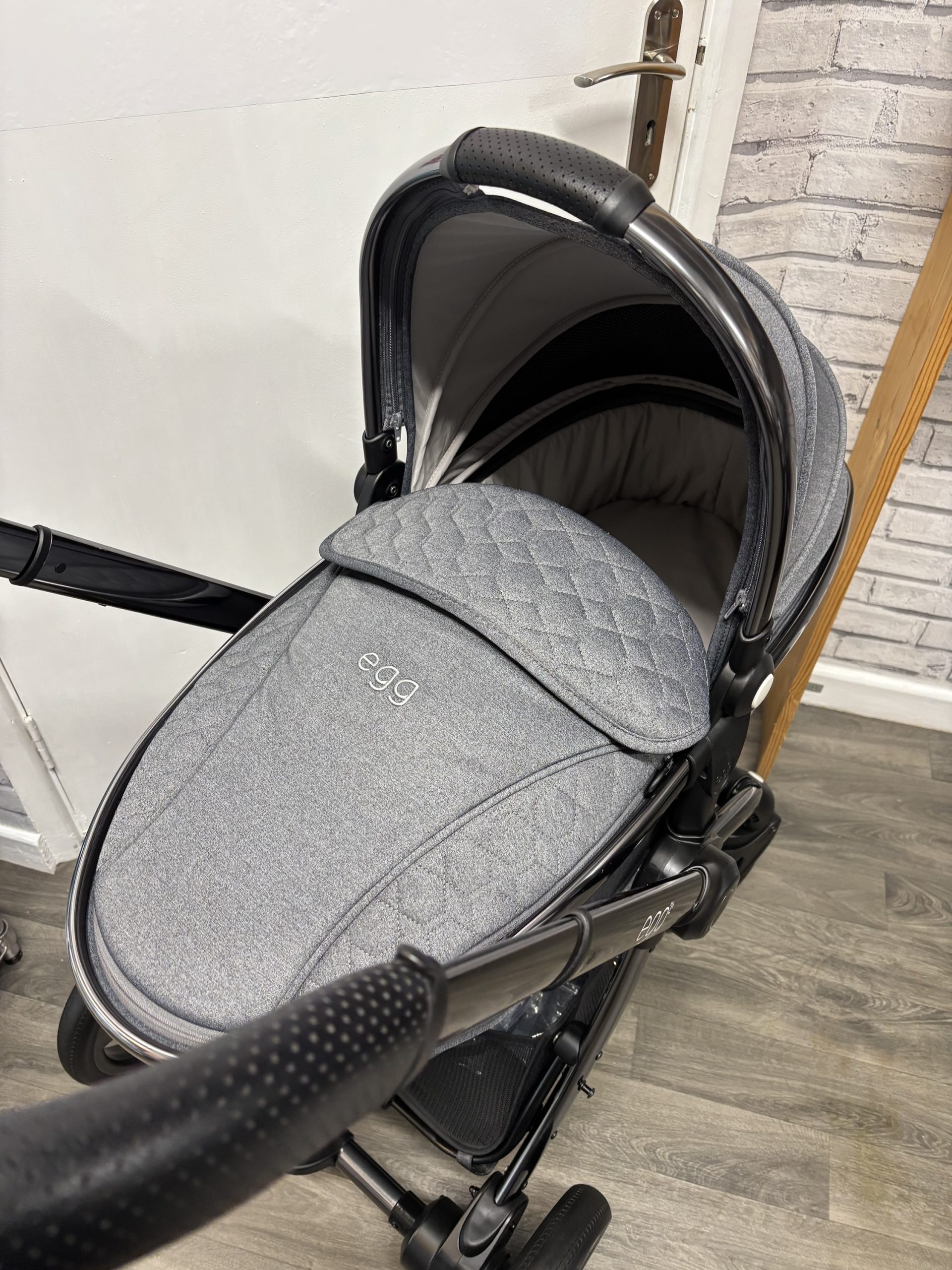 PRE LOVED EGG2 QUARTZ IN IMMACULATE CONDITION. - Image 3