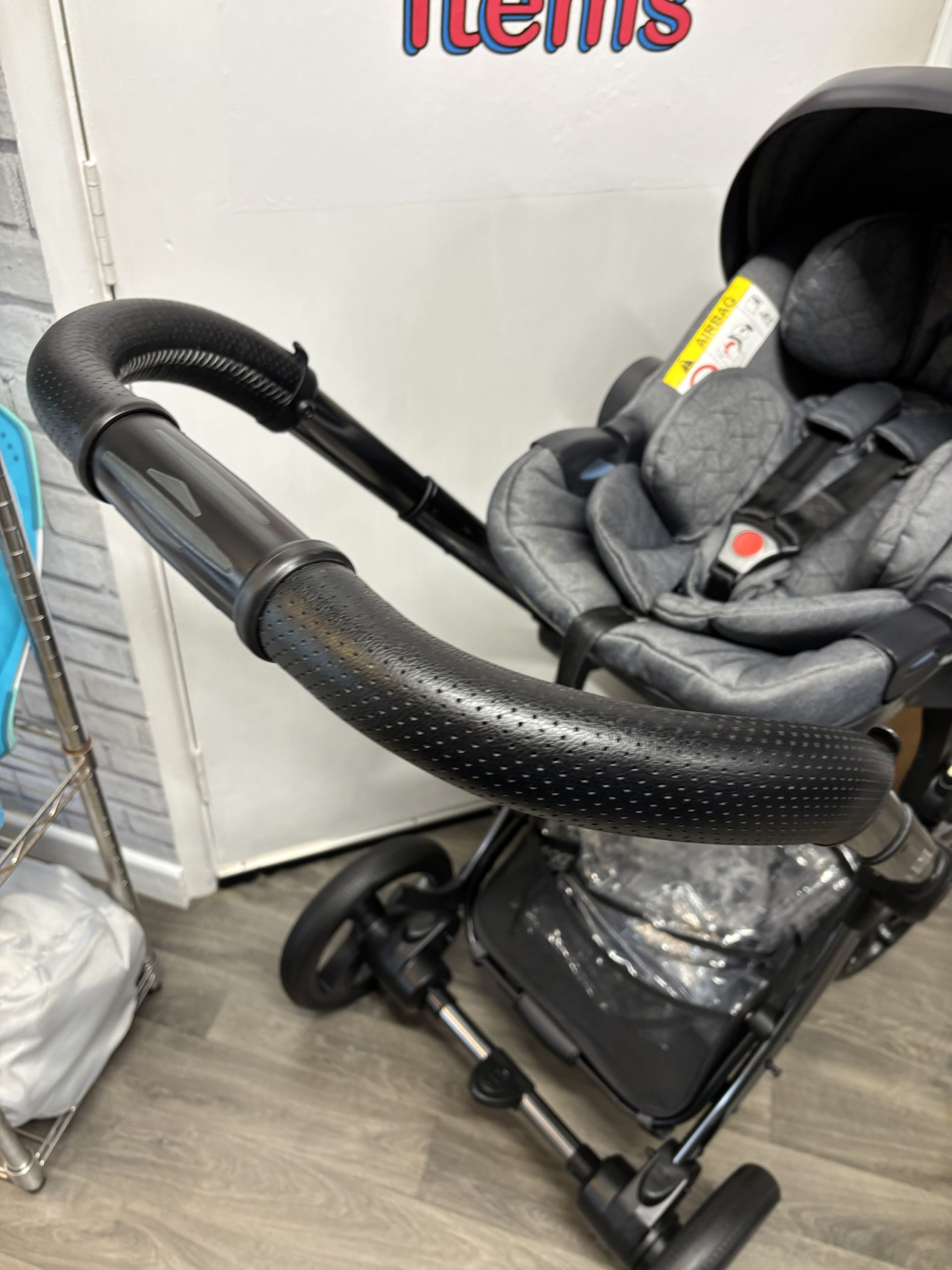 PRE LOVED EGG2 QUARTZ IN IMMACULATE CONDITION. - Image 4